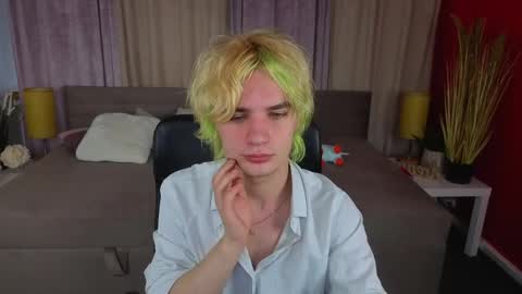 Snapshot of jamemiller chatting on March 30, 6:25 am JameMiller online show from March 30, 6:25 am