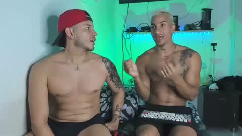 james_and_max online show from January 18, 3:43 am