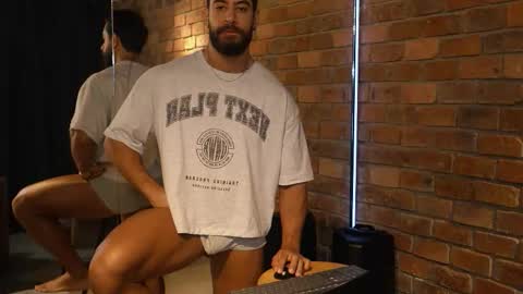 James Axel online show from October 13, 1:33 pm