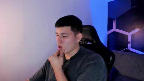 Snapshot of james_cr chatting on February 21, 3:29 am james_cr online show from February 21, 3:29 am