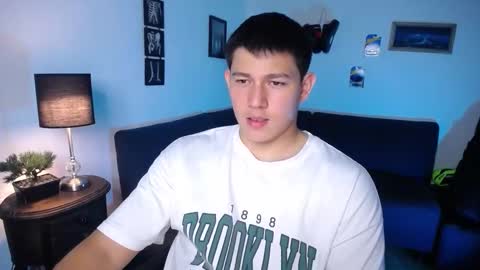 Snapshot of james_cr chatting on March 28, 12:10 am james_cr online show from March 28, 12:10 am