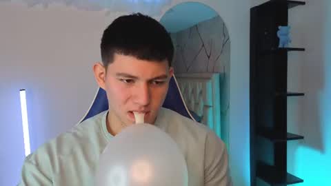 james_cr online show from June 12, 12:15 pm