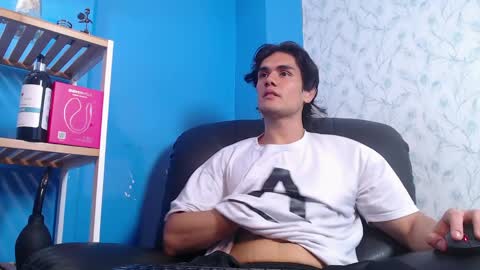 james_morrisonm online show from March 28, 6:18 pm