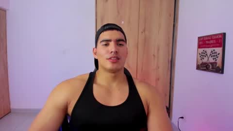 Snapshot of jamesgraay chatting on December 6, 7:32 am James Gray online show from December 6, 7:32 am