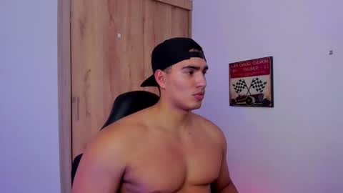 Snapshot of jamesgraay chatting on December 8, 8:20 am James Gray online show from December 8, 8:20 am