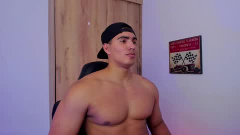 Snapshot of jamesgraay chatting on December 8, 11:24 am James Gray online show from December 8, 11:24 am