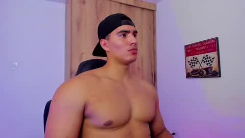 Snapshot of jamesgraay chatting on December 10, 6:01 am James Gray online show from December 10, 6:01 am