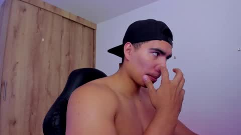 Snapshot of jamesgraay chatting on December 12, 10:13 am James Gray online show from December 12, 10:13 am