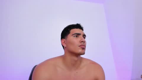 Snapshot of jamesgraay chatting on January 26, 10:23 am James Gray online show from January 26, 10:23 am