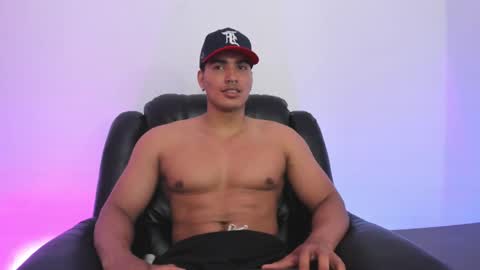 Snapshot of jamesgraay chatting on February 3, 2:13 pm James Gray online show from February 3, 2:13 pm