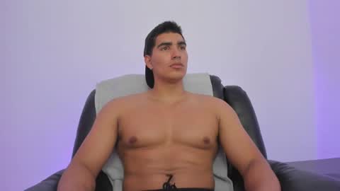 Snapshot of jamesgraay chatting on February 10, 8:31 am James Gray online show from February 10, 8:31 am