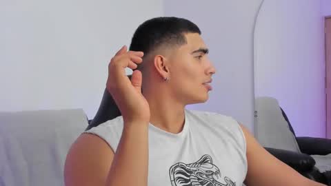 Snapshot of jamesgraay chatting on February 11, 6:40 am James Gray online show from February 11, 6:40 am