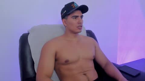 Snapshot of jamesgraay chatting on February 26, 6:00 pm James Gray online show from February 26, 6:00 pm