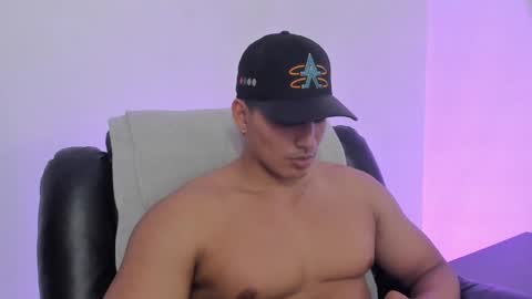 Snapshot of jamesgraay chatting on March 4, 7:54 pm James Gray online show from March 4, 7:54 pm