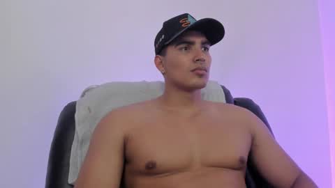 Snapshot of jamesgraay chatting on March 4, 11:00 pm James Gray online show from March 4, 11:00 pm