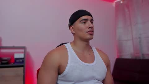 Snapshot of jamesgraay chatting on September 21, 9:05 pm James Gray online show from September 21, 9:05 pm