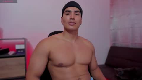 Snapshot of jamesgraay chatting on September 30, 2:11 pm James Gray online show from September 30, 2:11 pm