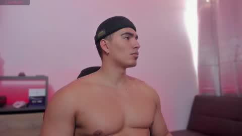 Snapshot of jamesgraay chatting on October 6, 2:58 pm James Gray online show from October 6, 2:58 pm