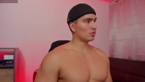 Snapshot of jamesgraay chatting on October 12, 10:14 am James Gray online show from October 12, 10:14 am