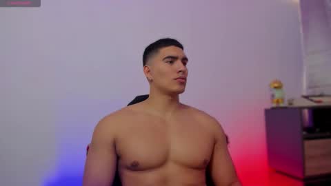 Snapshot of jamesgraay chatting on October 16, 12:17 pm James Gray online show from October 16, 12:17 pm