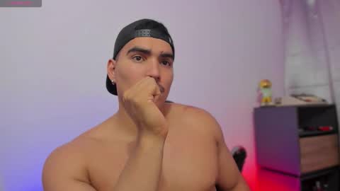 Snapshot of jamesgraay chatting on October 28, 10:52 am James Gray online show from October 28, 10:52 am