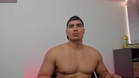 Snapshot of jamesgraay chatting on November 13, 7:02 pm James Gray online show from November 13, 7:02 pm