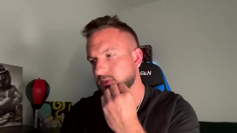 Snapshot of jamesgrayofficial chatting on March 28, 1:49 am James Gray online show from March 28, 1:49 am