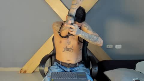 Jamesinked  online show from December 6, 3:22 pm