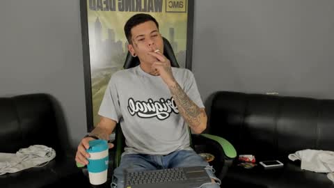 Jamesinked  online show from December 7, 10:06 pm