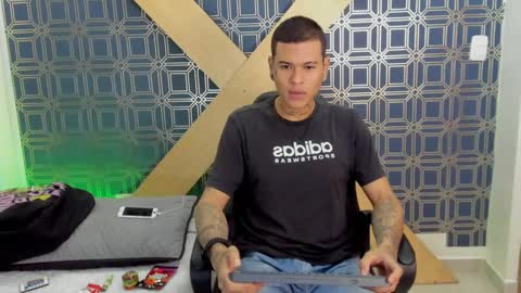 Jamesinked  online show from January 8, 2:14 pm