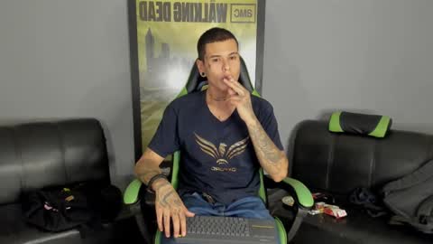 Jamesinked  online show from January 12, 2:24 am