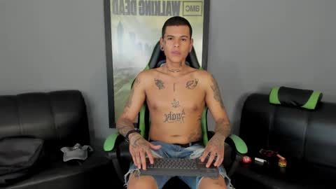 Jamesinked  online show from January 15, 9:41 pm