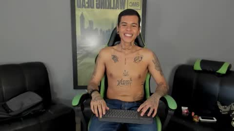 Jamesinked  online show from February 7, 8:20 pm