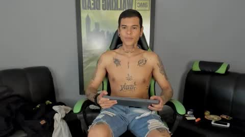 Jamesinked  online show from February 12, 7:24 pm