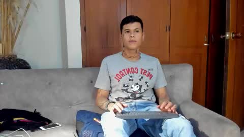 Snapshot of jamesinked_ chatting on October 18, 2:47 am Jamesinked online show from October 18, 2:47 am