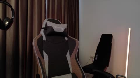 Snapshot of jamesmyersx chatting on January 10, 9:33 am JamesMyers online show from January 10, 9:33 am