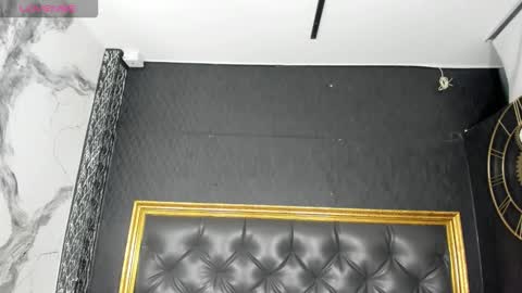 Snapshot of jamess_carterr_ chatting on December 5, 6:33 am jamess_carterr_ online show from December 5, 6:33 am