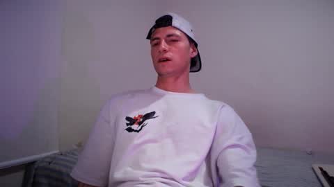 jamesss____ online show from December 13, 2:21 am
