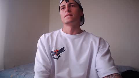 jamesss____ online show from December 13, 4:49 pm