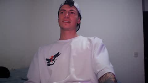 jamesss____ online show from December 15, 8:30 am