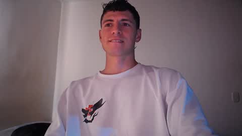 jamesss____ online show from December 15, 7:42 pm