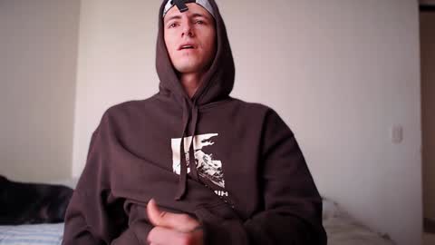 jamesss____ online show from December 18, 4:28 pm