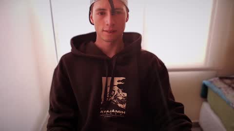 jamesss____ online show from January 12, 10:22 pm