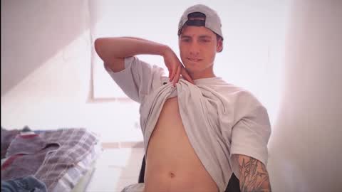 jamesss____ online show from January 20, 8:29 pm