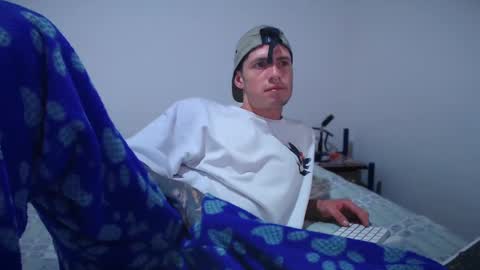 jamesss____ online show from February 11, 4:01 am