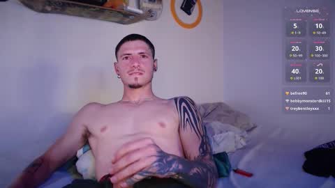 jamesss____ online show from October 22, 4:40 pm