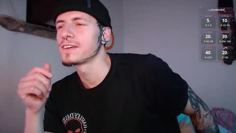 jamesss____ online show from October 24, 5:42 pm