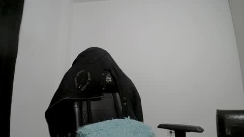 Snapshot of jamesvladi chatting on February 13, 10:33 pm vlad online show from February 13, 10:33 pm