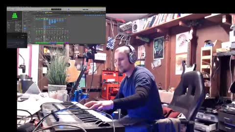 Snapshot of jameswebbscope chatting on February 27, 7:01 am Jameswebbscope online show from February 27, 7:01 am