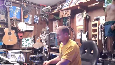 Snapshot of jameswebbscope chatting on October 6, 6:33 am Jameswebbscope online show from October 6, 6:33 am